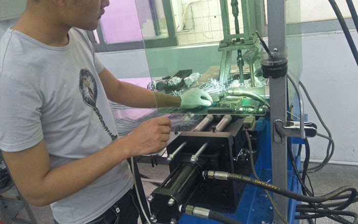 Dongguan Wire Rope Mate HardWare Co,.Ltd. linea di produzione in fabbrica