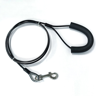 Legame regolabile dell'animale domestico di acciaio inossidabile del guinzaglio della corda del cane verso l'esterno il guinzaglio a catena della corda con il gancio improvviso