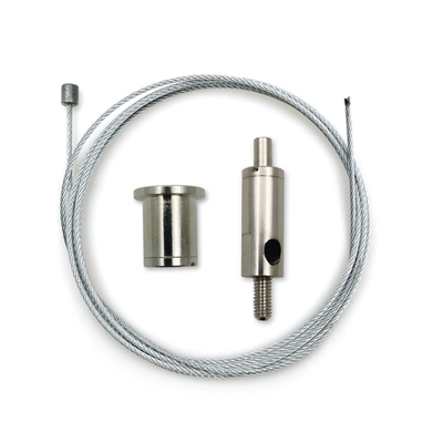 Collegare l'assorbitore del suono con il kit di filo regolabile per il sistema di soffitto del pannello