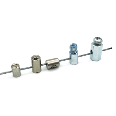 Il piccolo morsetto con le viti cabla la pinza di presa si è adattato per il cavo metallico di 1.5mm - di 1